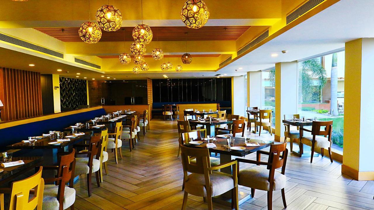 Country Inn & Suites By Radisson Jammu Exterior foto