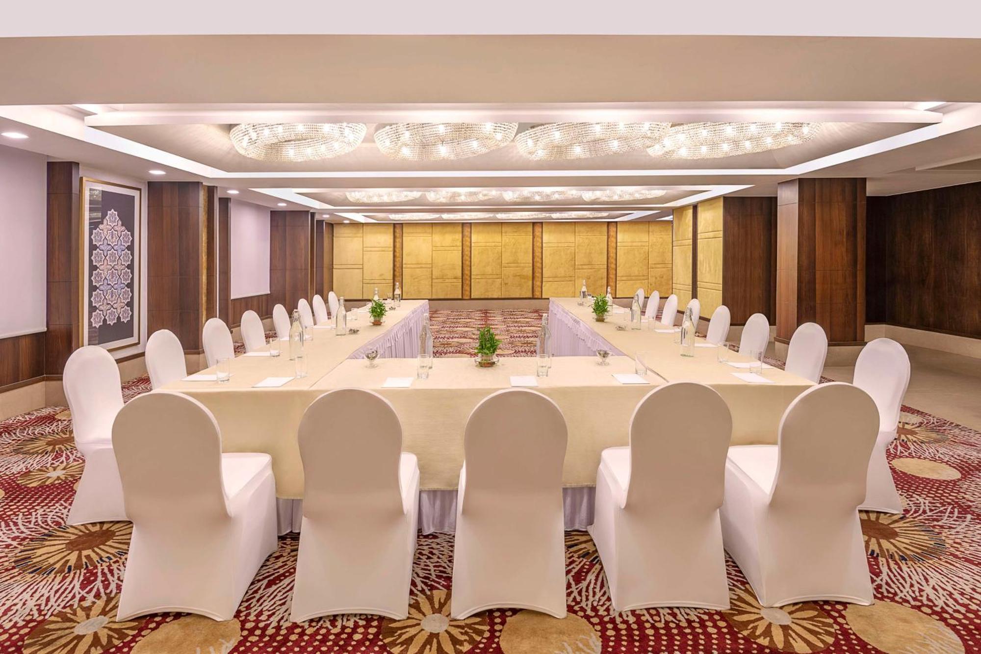 Country Inn & Suites By Radisson Jammu Exterior foto