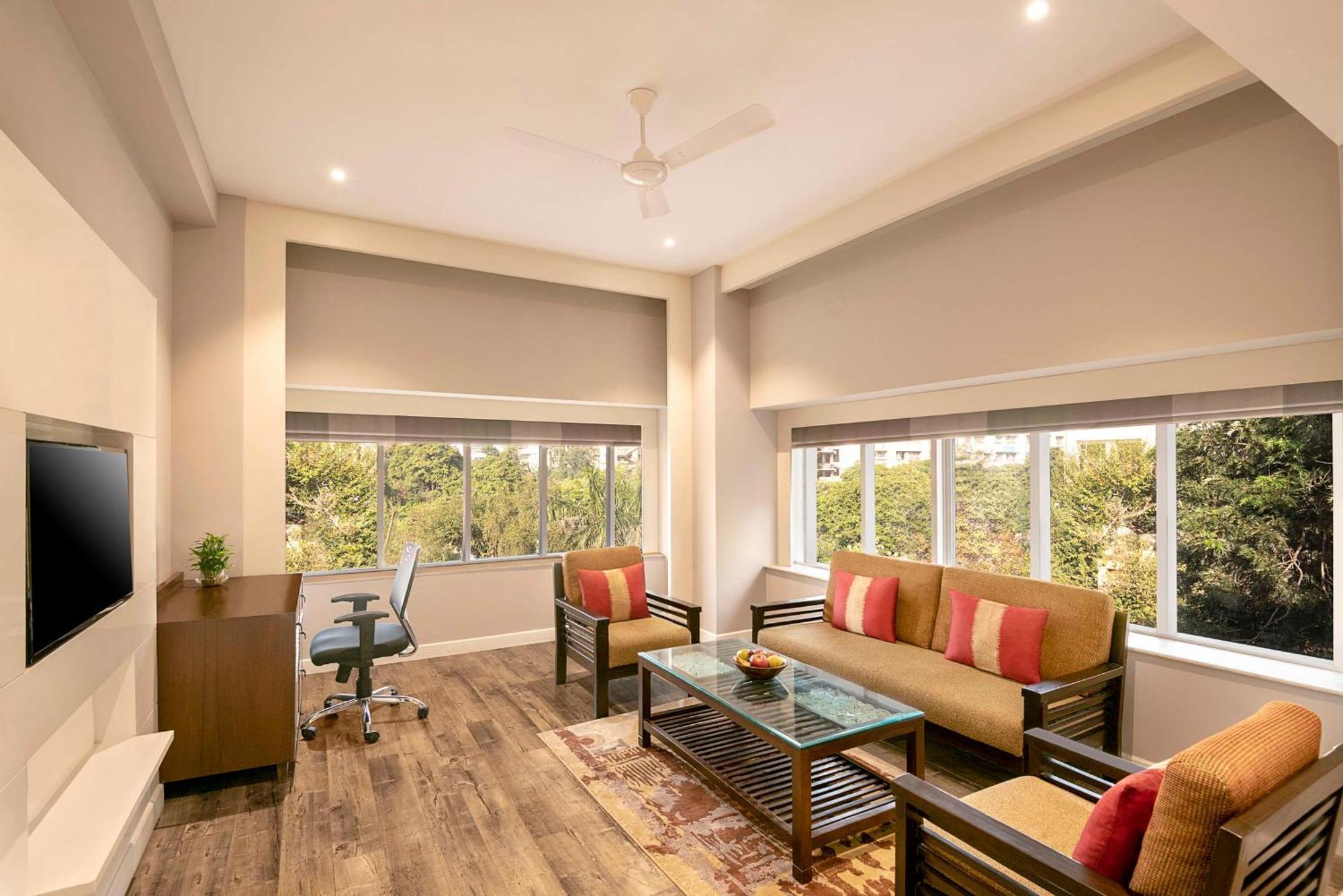 Country Inn & Suites By Radisson Jammu Exterior foto