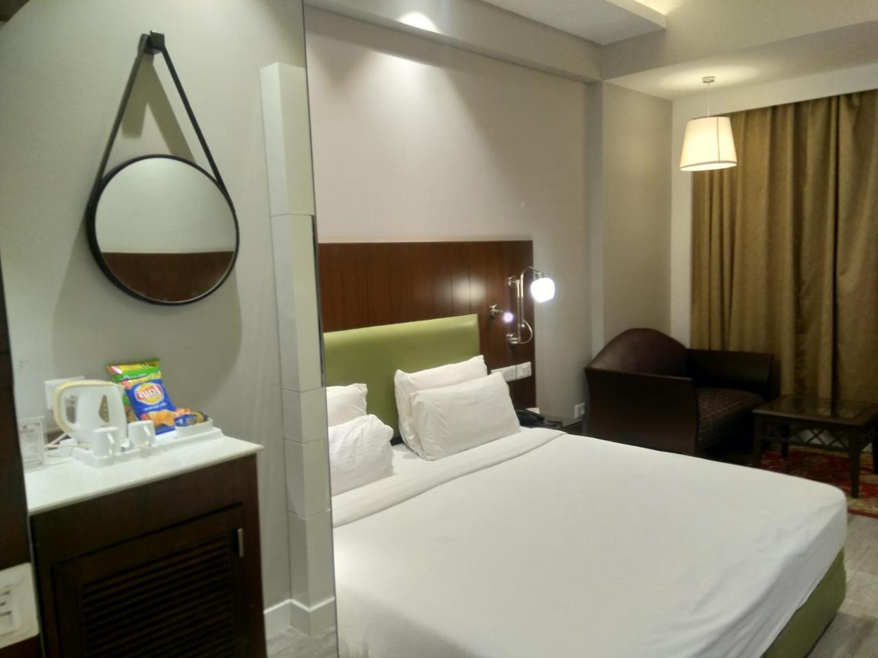 Country Inn & Suites By Radisson Jammu Exterior foto