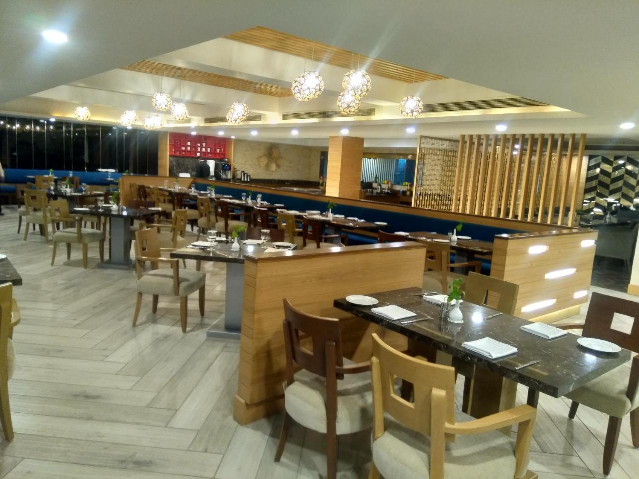 Country Inn & Suites By Radisson Jammu Exterior foto
