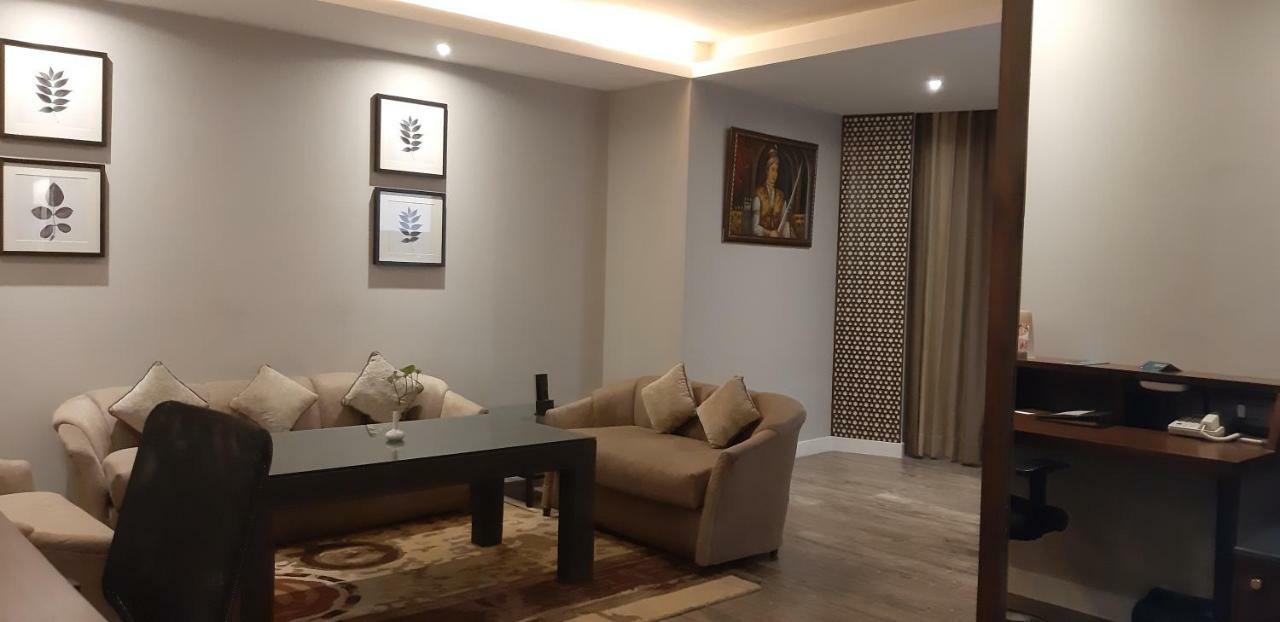 Country Inn & Suites By Radisson Jammu Exterior foto